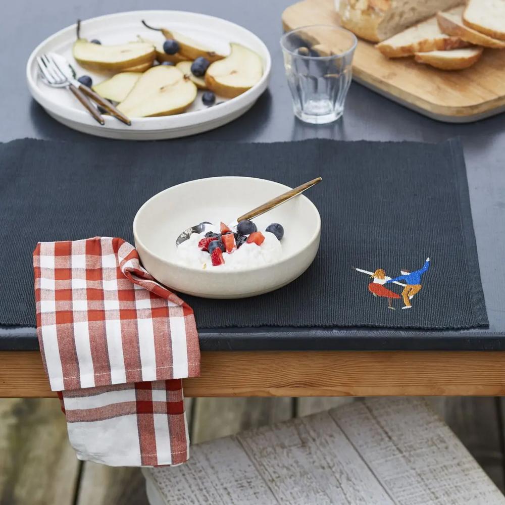 Set de table 33x48 cm coton CENTRAL PARK noir brodé